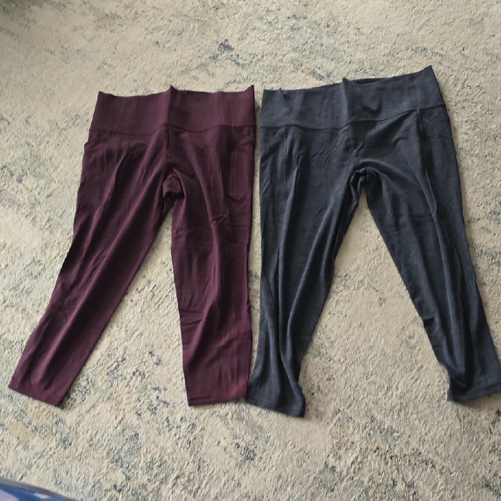 Athleta Womens Salutation Stash 7/8 Maroon and Charcoal Leggings